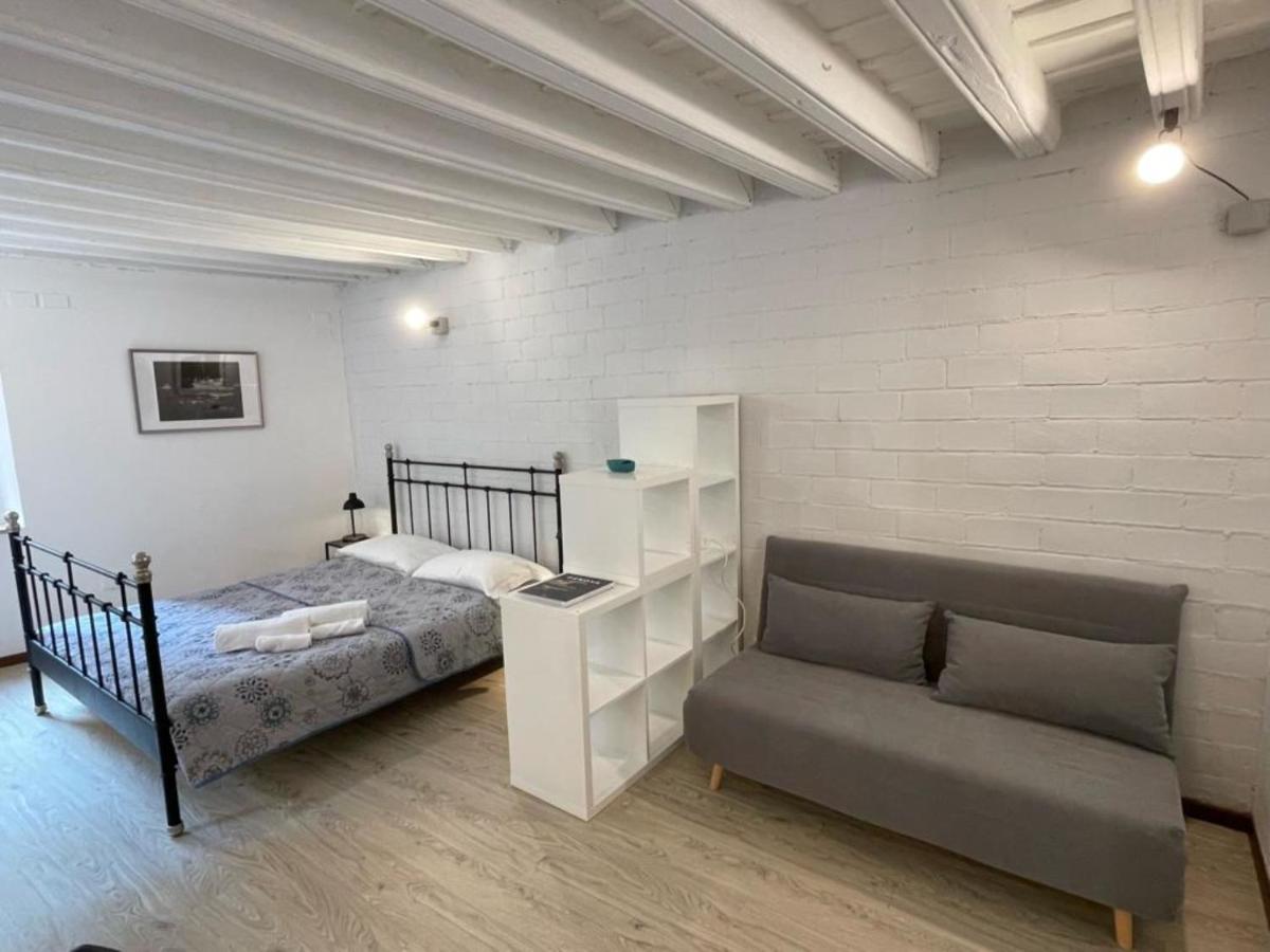 Travi E Grigio Studio Maddalena - Genovainrelax Lägenhet Exteriör bild